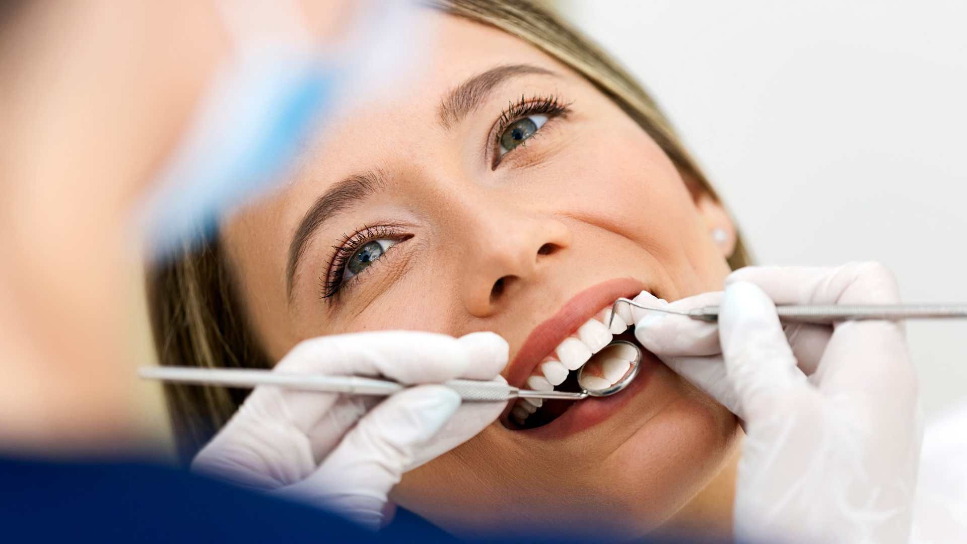 پرکردن دندان سه سطحی با کامپوزیت ژاپنی دکتر آزاده سیدمیرزائی در کرج 1