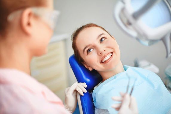 پر کردن دندان دو سطحی با کامپوزیت سوئیسی دکتر فاطمه فقیهی در شیراز 1