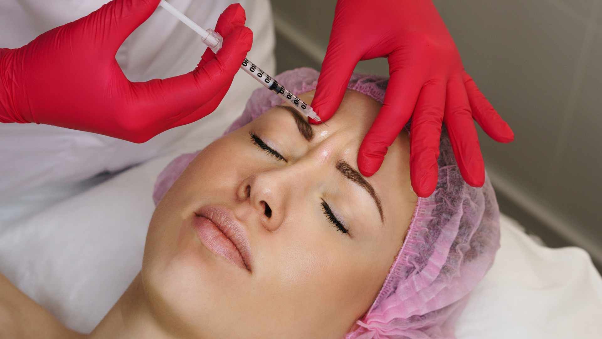 تزریق بوتاکس جهت کاهش درد های میگرنی با برند مصپورت کلینیک پوست، مو و زیبایی پارسامهر در شیراز 1