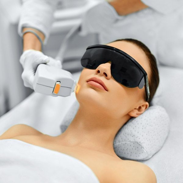 جوانسازی صورت با لیزر RF