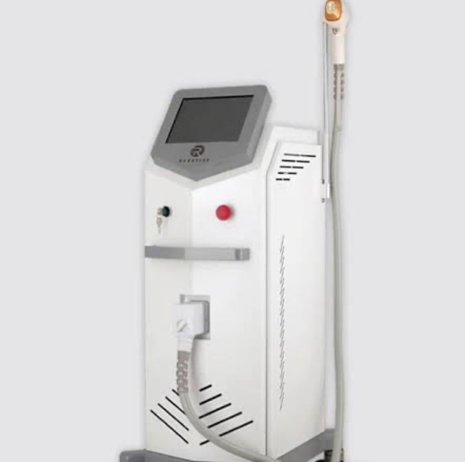 لیزر موهای زائد بانوان با دستگاه رادو پلاس