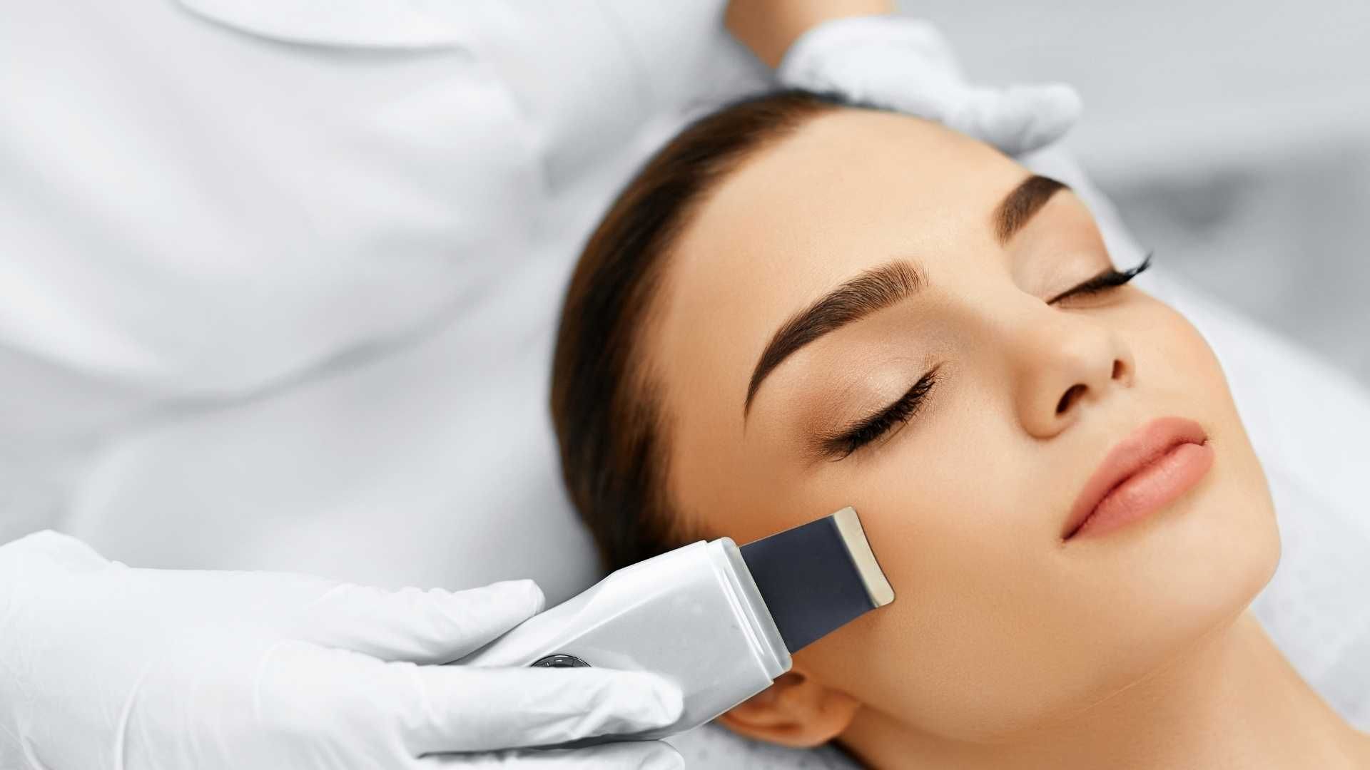 روشن سازی (بیکینی، زیر چشم) با کربوکسی تراپی