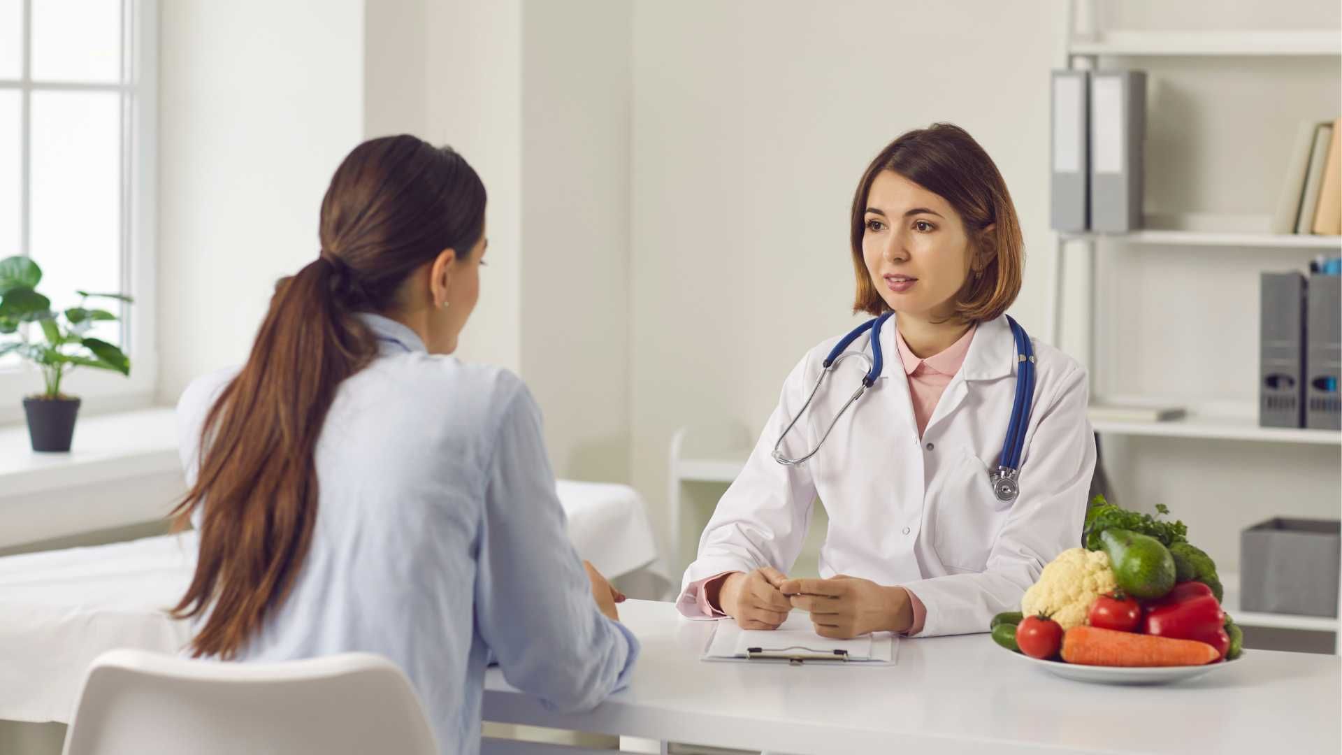 مشاوره حضوری و رژیم غذایی برای افراد باردار (هر جلسه)