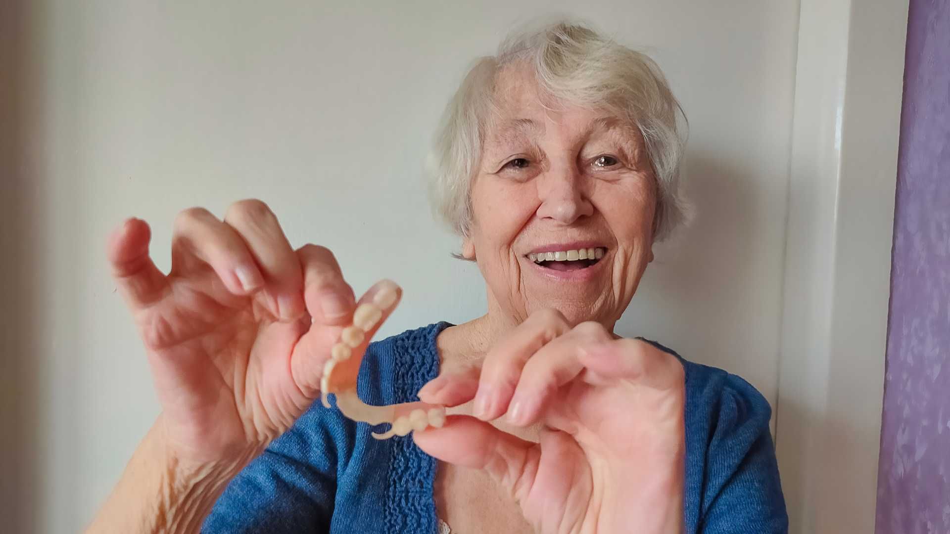 پروتز کامل دندان متحرک (دندان مصنوعی)