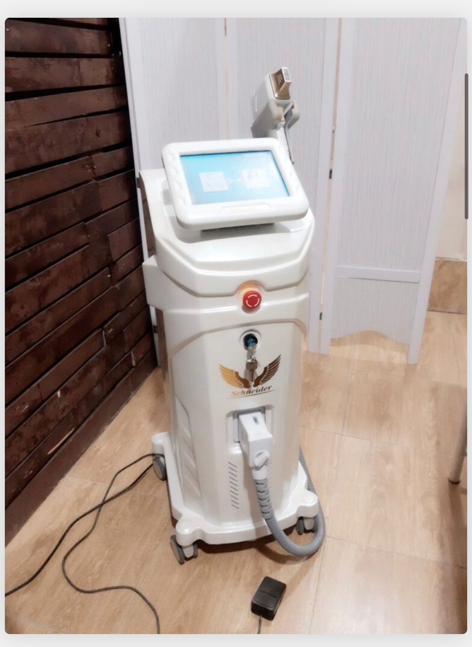 لیزر موهای زائد بانوان با دستگاه اشنایدر پلاس⚡