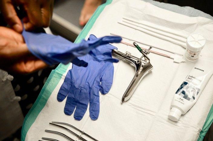 پکیج غربالگری سلامت جنسی بانوان (ویزیت حضوری + تست پاپ اسمیر + مشاوره تلفنی)🌸