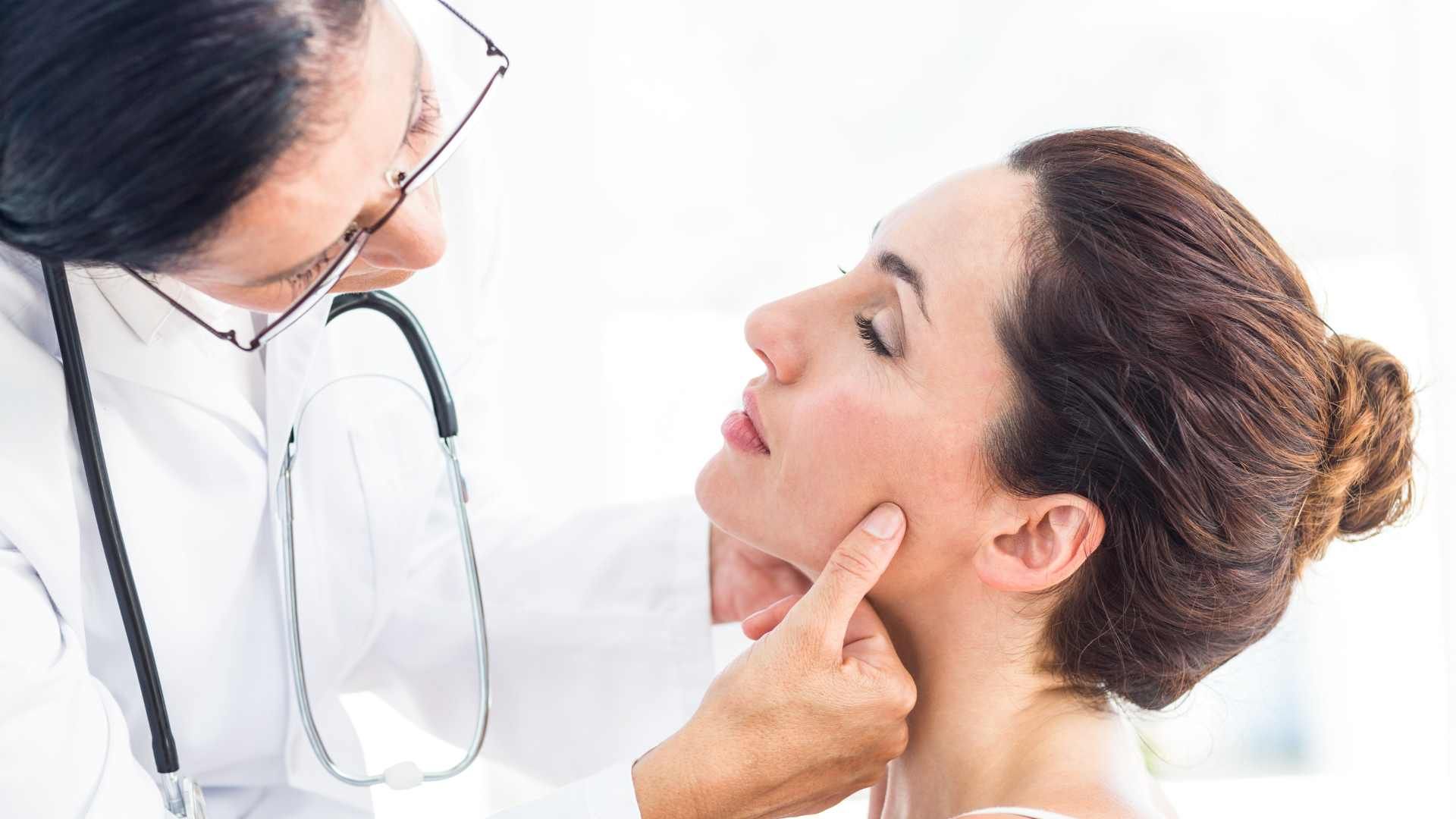 تزریق ژل زاویه فک با برند رووفیل (1cc)