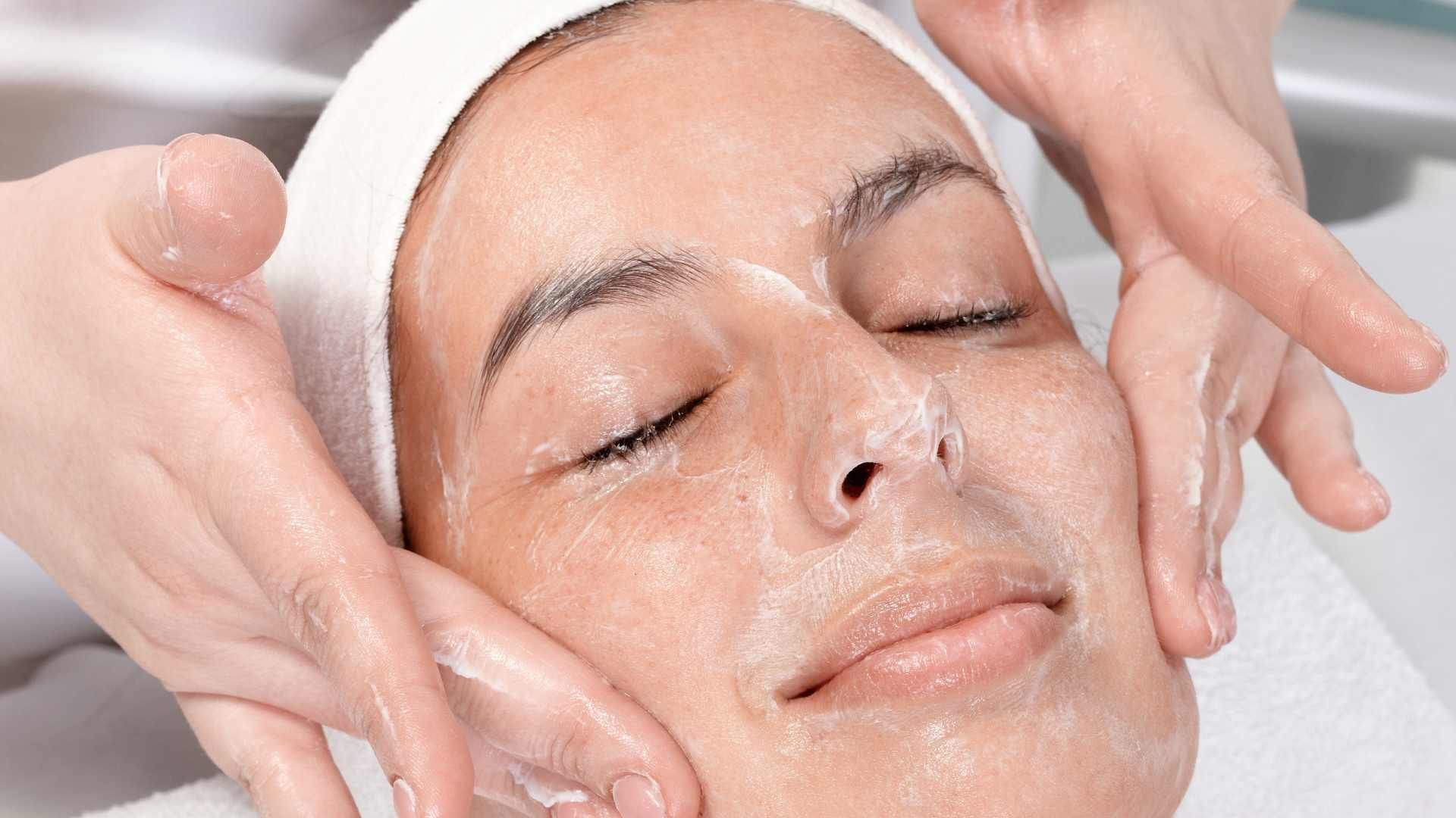 مزوتراپی جوانساز، ضد لک، کلاژن ساز با برند mc کازمتیک (1cc)