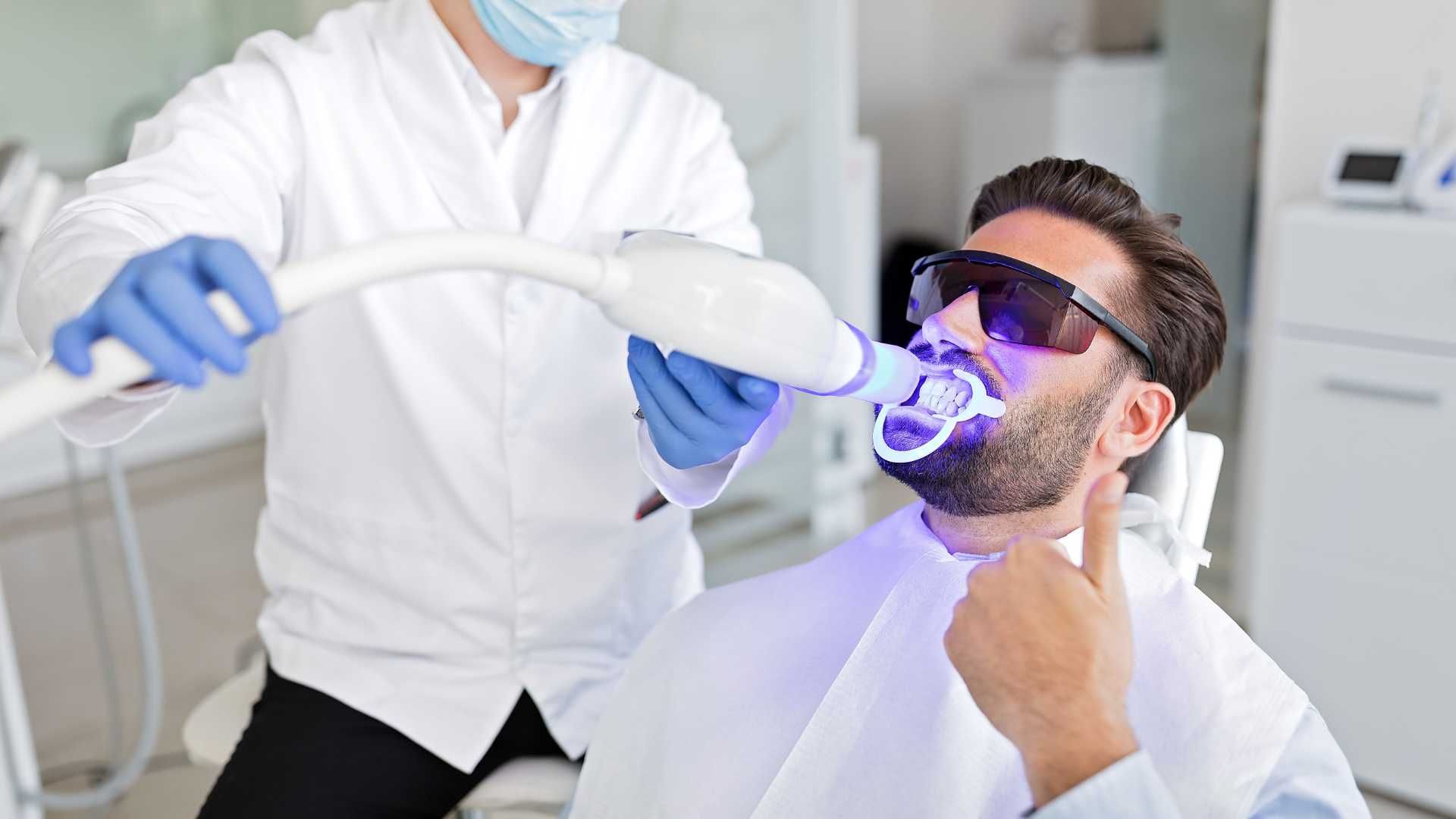 آفیس بلیچینگ (سفید کردن دندان) هر فک با Dentsply