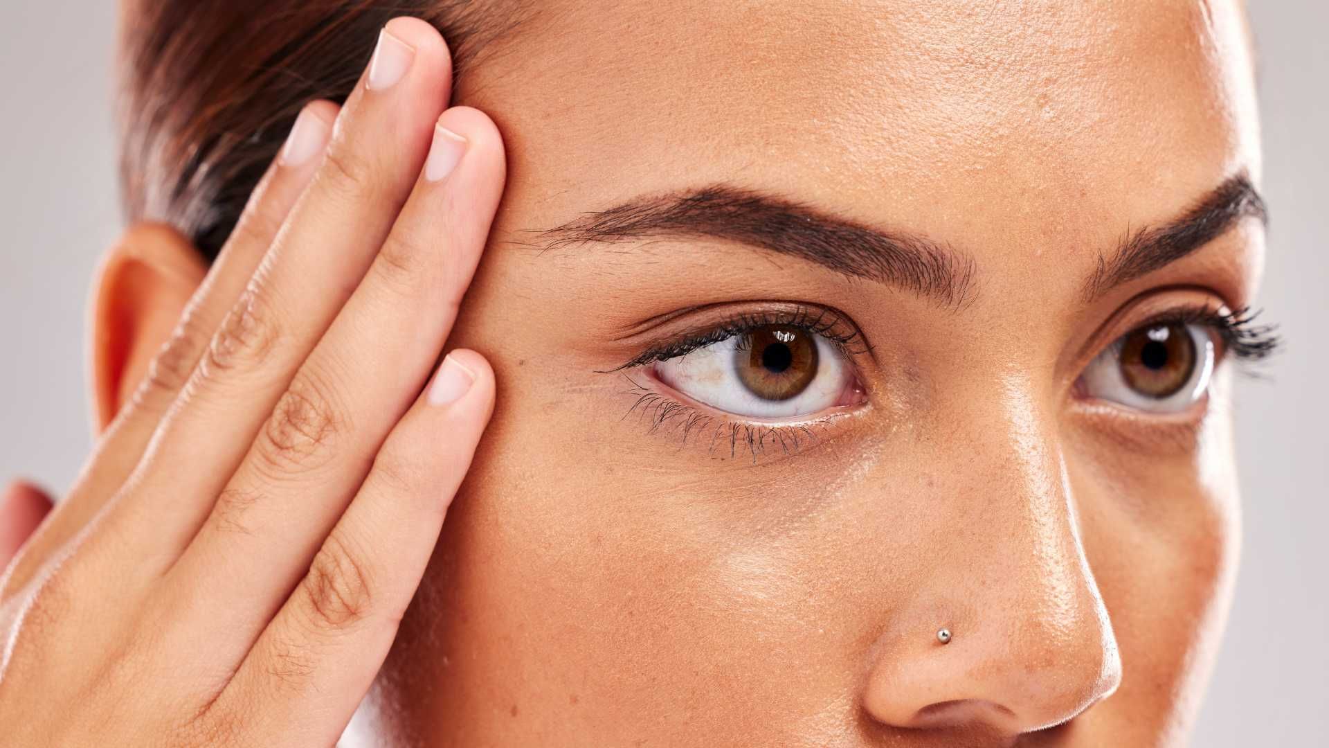 عمل جراحی لیفت اندوسکوپیک (جراحی زیبایی پیشانی و ابرو)