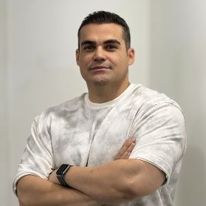هادی بیگی