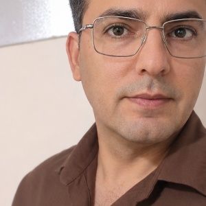 مسلم سیاهپوش منفرد